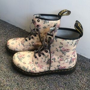 Dr. Martens 1460. Size 9W